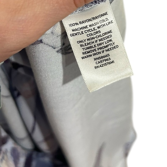 Susina Floral V-Neck Midi Dress in Purple Size XS - Picture 10 of 10